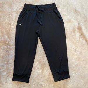 Underarmour Heatgear loose Capri Pants Size Small